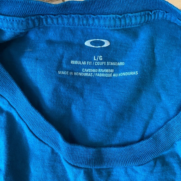 Oakley T-Shirt - Picture 2 of 2